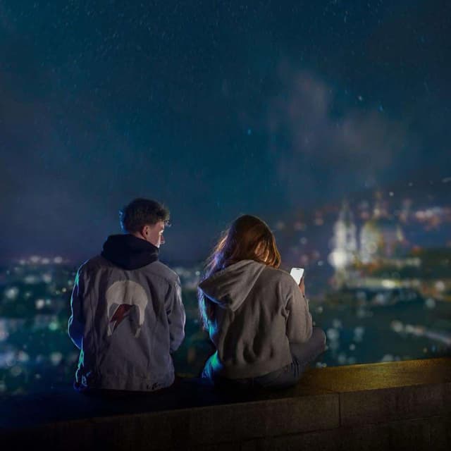 Trapnost ve vztazích zažíváme všichni, říká autor knihy O hvězdách víš hovno